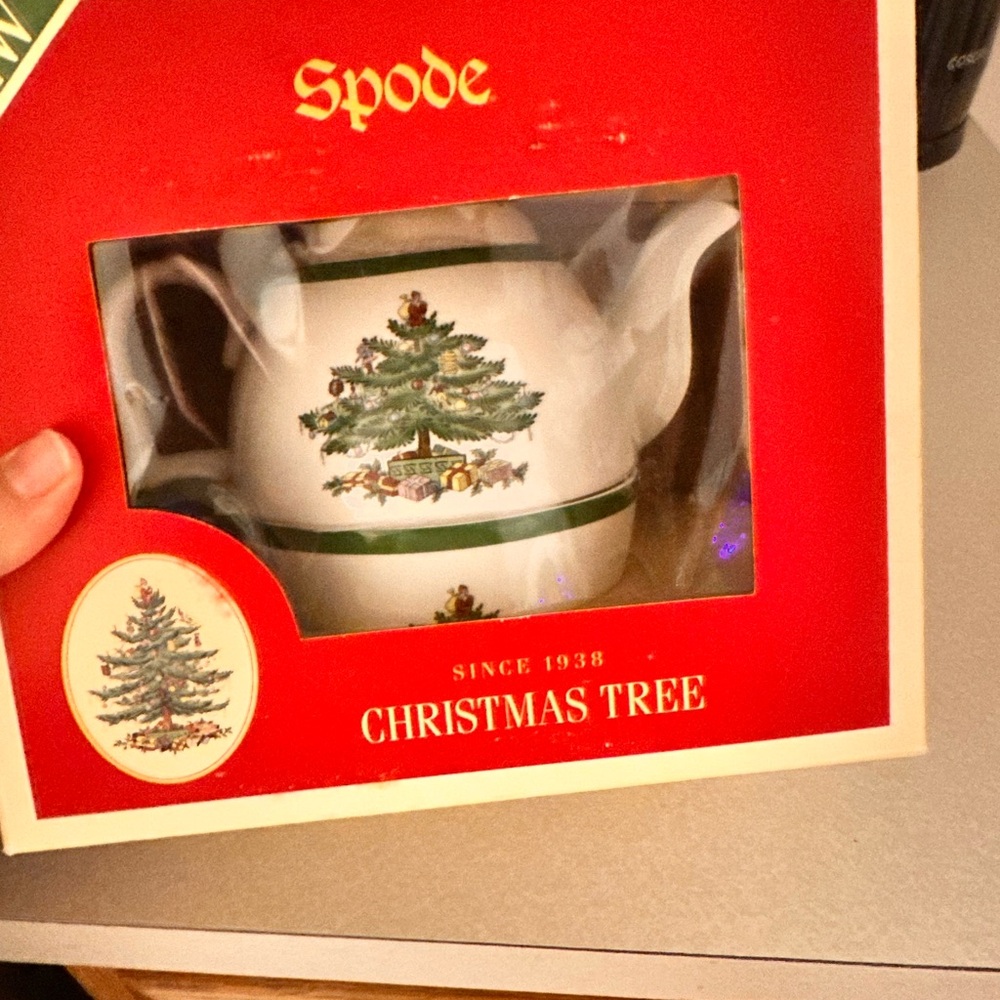 Spode Festive Christmas Tree Teapot - Green and White